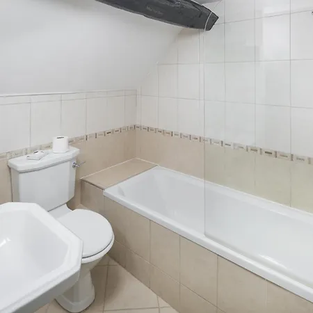 Bagdale Hall 3* ويتبي