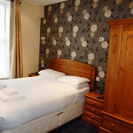 Hotel Bagdale Hall 3*
