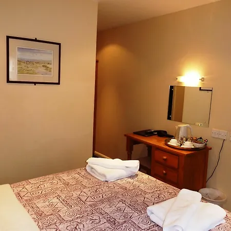 מלון Bagdale Hall 3*